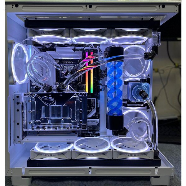 ���� ������ ��� OP7 ���� Intel i9, ����� RTX 4080 Super, ������ 64GB RAM