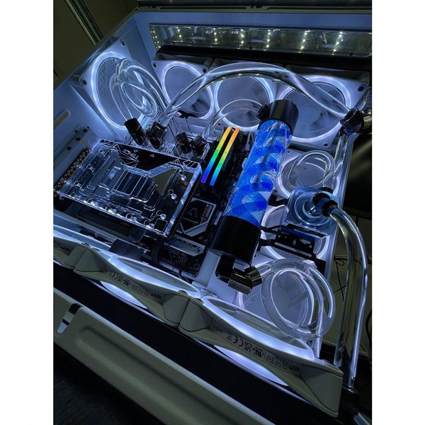 ���� ������ ��� OP7 ���� Intel i9, ����� RTX 4080 Super, ������ 64GB RAM