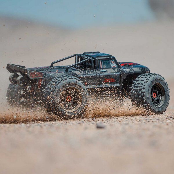 ������ 1/5 OUTCAST 4X4 8S BLX EXB Brushless Stunt Truck RTR ����� 