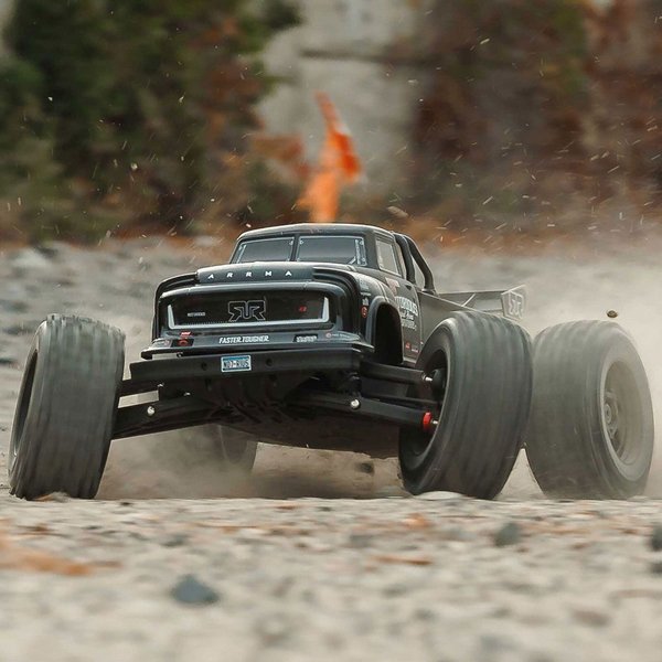 ������ ARRMA Notorious 6S V6 1/8 4WD BLX Stunt Truck RTR Black ����