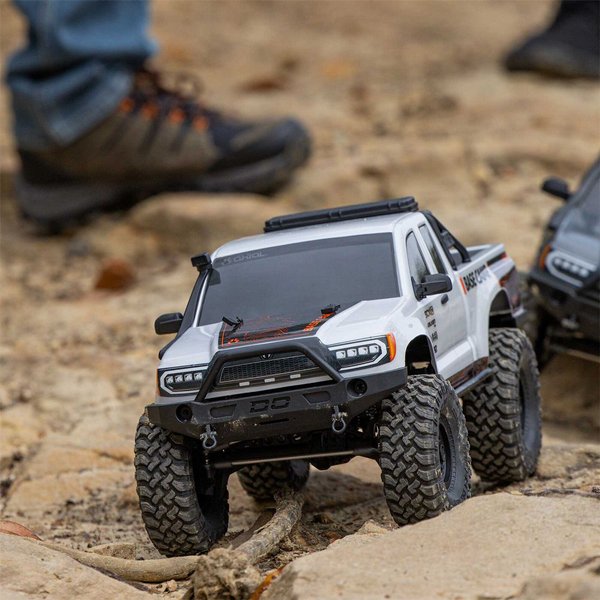 ������ Axial SCX10 III Base Camp 4X4 RTR 1/10 ����