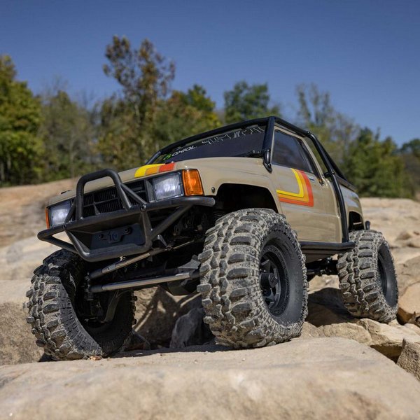 ������ Axial SCX10 III 1987 Toyota SR5 1/10 ����