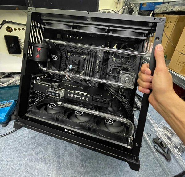 ���� ������� ������ RZR - ���� Intel i9, �.��� RTX 3080, ������ 32GB 4000Mhz