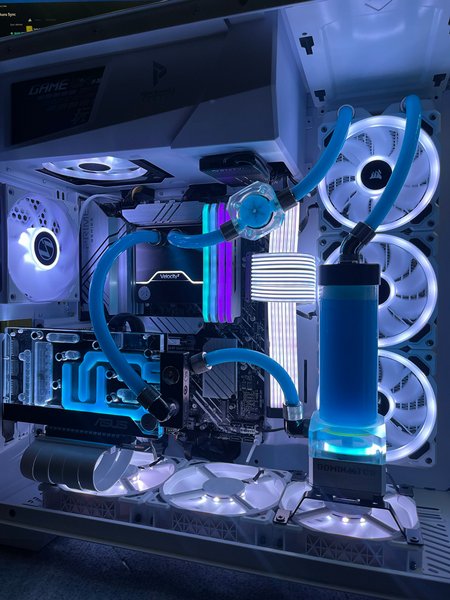 ���� ������ ��� OP4 ���� Intel i7, ����� RTX 3070, ������ 32GB RAM