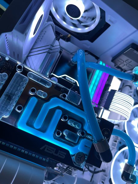 ���� ������ ��� OP4 ���� Intel i7, ����� RTX 3070, ������ 32GB RAM