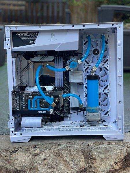 ���� ������ ��� OP4 ���� Intel i7, ����� RTX 3070, ������ 32GB RAM