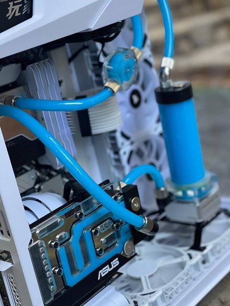 ���� ������ ��� OP4 ���� Intel i7, ����� RTX 3070, ������ 32GB RAM