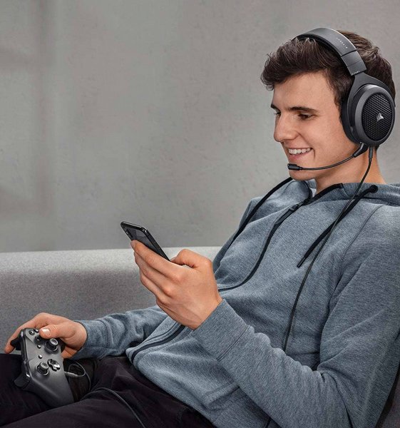 ������� ������� Corsair HS70 Bluetooth ������